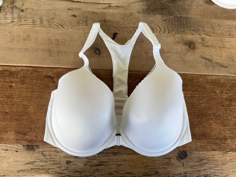 Victoria's Secret White 32D Body by Victoria Front Close Full Coverage Bra
